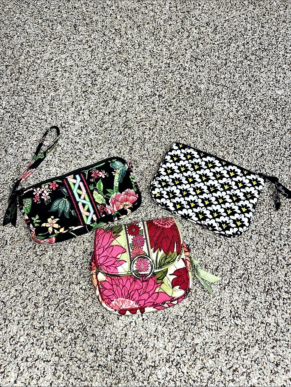 ๐6/$20 Vera Bradley Floral Wristlet Bag Set Black & Pink